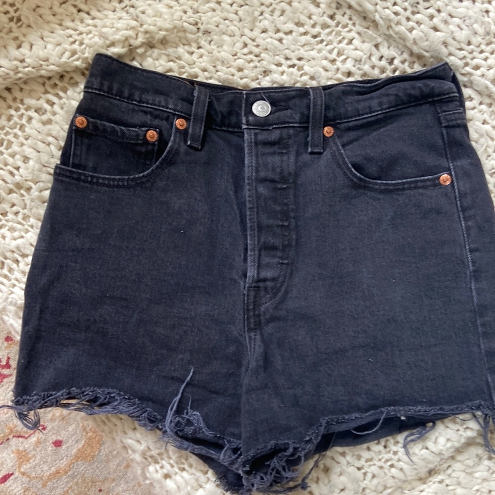 Levi’s Ribcage shorts Sz 27